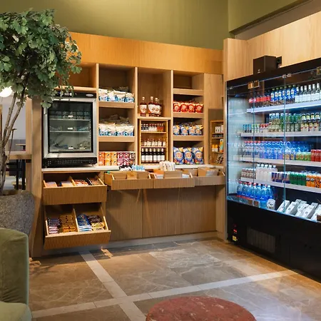 호텔 Hilton Garden