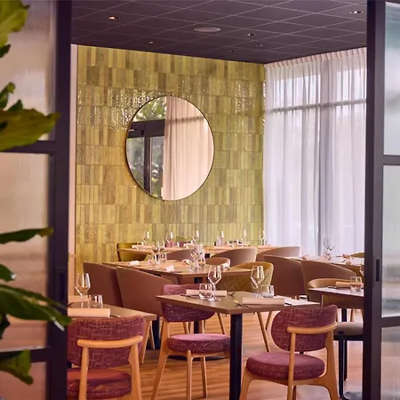 호텔 Hilton Garden 4*