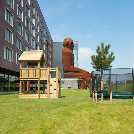 Hilton Garden Hotel 4*