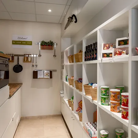 Hilton Garden Hotel 4*