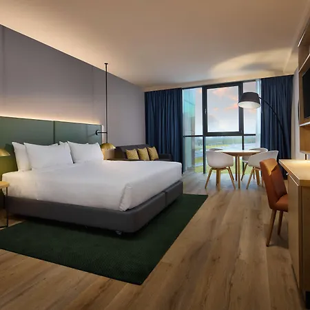 Hilton Garden 4*