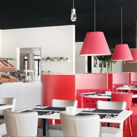 Hotell Hilton Garden 4*