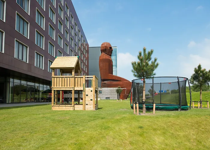 Hilton Garden Hotel 4*